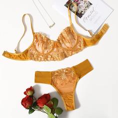 Сетчатый комплект нижнего белья с вышивкой на косточках Shein