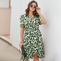 Платье размера плюс с воротником-бантом и принтом Shein