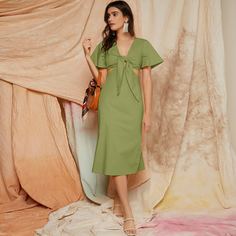 Однотонное платье с узлом и разрезом Shein