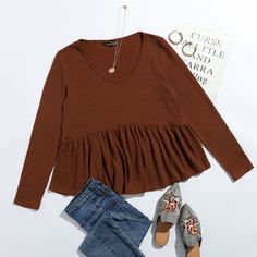 Однотонный топ с v-образным воротником Shein