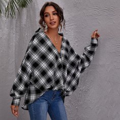 Блузка в клетку с пуговицами Shein