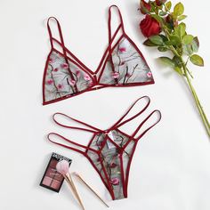 Комплект нижнего белья размера плюс с вышивкой Shein