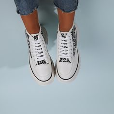 на шнурках со стразами буква Спортивный Кроссовки Shein