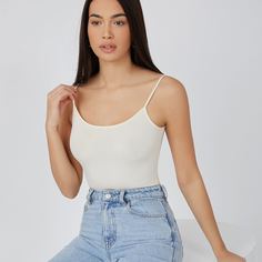 Однотонное облегающее боди Shein
