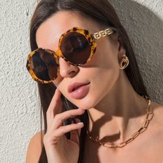 Солнцезащитные очки в геометрической оправе Shein