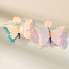 Акриловые серьги с бабочкой Shein