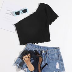 Топ на одно плечо с волнистым краем Shein