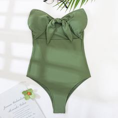 Слитный купальник с разрезом Shein