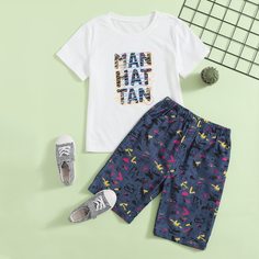 Футболка с текстовым принтом и шорты для мальчиков Shein