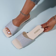 Сандалии-шлепанцы с блестящим декором Shein