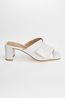 Мюли женские Betsy 917056/01 белые 40 RU