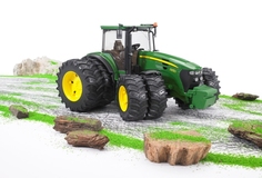 Трактор Bruder John Deere 7930 с двойными колёсами