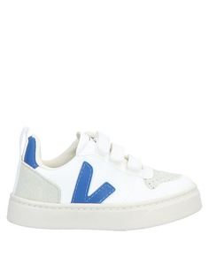 Низкие кеды и кроссовки Veja