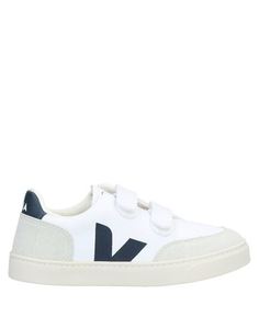 Низкие кеды и кроссовки Veja