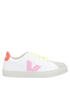 Низкие кеды и кроссовки Veja