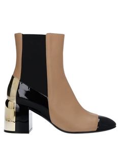 Полусапоги и высокие ботинки Casadei