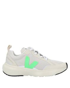 Низкие кеды и кроссовки Veja
