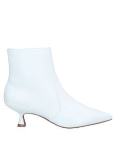 Полусапоги и высокие ботинки Stuart Weitzman