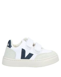 Низкие кеды и кроссовки Veja