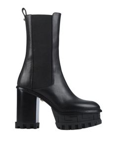 Полусапоги и высокие ботинки Versace