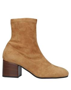 Полусапоги и высокие ботинки Marni