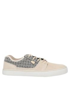 Низкие кеды и кроссовки DC Shoes