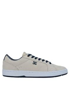 Низкие кеды и кроссовки DC Shoes