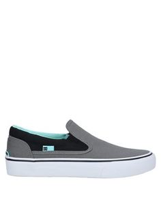 Низкие кеды и кроссовки DC Shoes