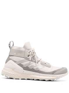 adidas кроссовки с нашивкой-логотипом