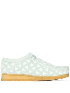 Clarks Originals туфли Wallabee с геометричным принтом и шнуровкой