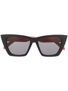 Alexander McQueen Eyewear солнцезащитные очки Selvedge в оправе кошачий глаз