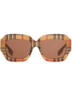 Burberry квадратные солнцезащитные очки в клетку Vintage Check