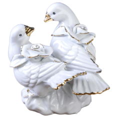Статуэтка Yiwu Zhousima Crafts Голубки с розами, 10.8 см белый