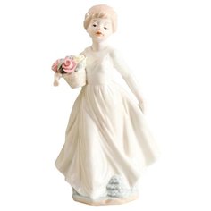 Статуэтка Yiwu Zhousima Crafts Девочка с корзинкой роз, 17.5 см белый