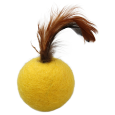Игрушка для кошки Japan Premium Pet Мяч из овечьей шерсти с перьями птицы, серия "Волшебная коробка для кошки", желтый