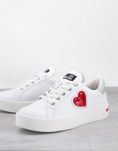 Красно-белые кроссовки на плоской платформе с сердечками Love Moschino-Белый
