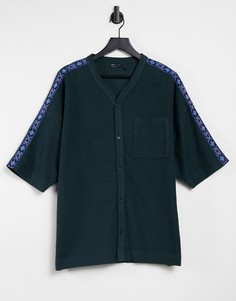 Темно-зеленая oversized-футболка с бейсбольным воротником и тесьмой ASOS DESIGN-Зеленый цвет