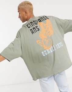Удлиненная футболка в стиле extreme oversized с необработанными краями с большим принтом на спине ASOS DESIGN-Зеленый