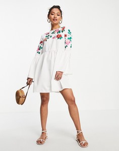 Белое свободное платье мини с вышивкой и расклешенными рукавами ASOS DESIGN-Белый