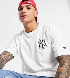 Белая футболка с логотипом команды "New York Yankees" New Era – эксклюзивно для ASOS-Белый