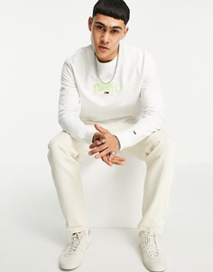 Белый легкий свитшот с нашивкой-логотипом в виде флага по центру Tommy Jeans