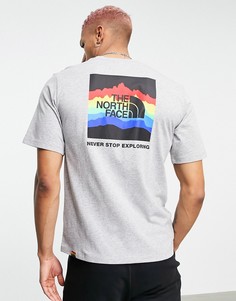 Серая футболка с радужным принтом The North Face-Серый