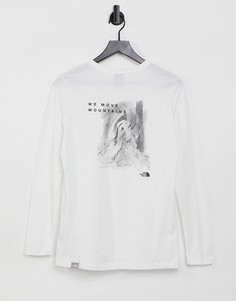 Белый лонгслив The North Face International Womens Day