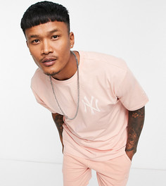 Розовая футболка с принтом на спине New Era MLB New York Yankees – эксклюзивно для ASOS-Розовый цвет