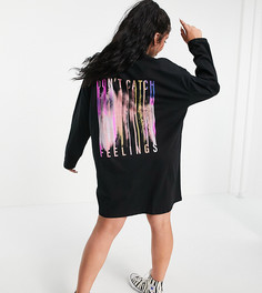 Черное платье-футболка в стиле oversized с длинными рукавами и принтом "Dont Catch Feelings" на спине ASOS DESIGN Curve-Черный