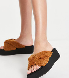 Светло-коричневые сандалии на плоской подошве для широкой стопы с мягкими ремешками из искусственного меха ASOS DESIGN Tally-Коричневый цвет