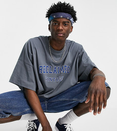 Oversized-футболка угольного цвета с принтом в университетском стиле Reclaimed Vintage Inspired-Серый