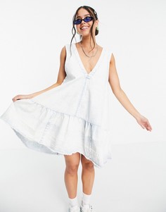 Платье мини из выбеленного денима с присборенной юбкой Free People Sunspray-Голубой
