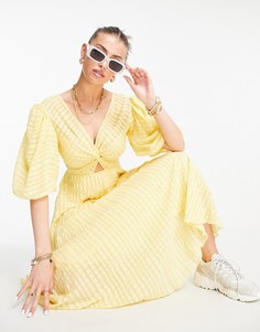Платье миди из ткани добби с расклешенной юбкой, перекрученной отделкой спереди и плиссировкой желтого лимонного цвета ASOS DESIGN-Желтый
