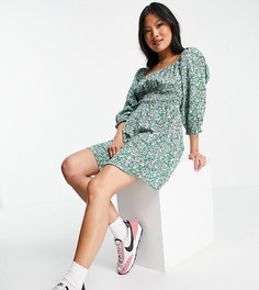 Зеленое присборенное платье мини с квадратным вырезом и цветочным принтом New Look Petite-Зеленый цвет